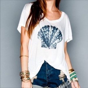 NEW LISTING‼️ SHOW ME YOUR MUMU Tee